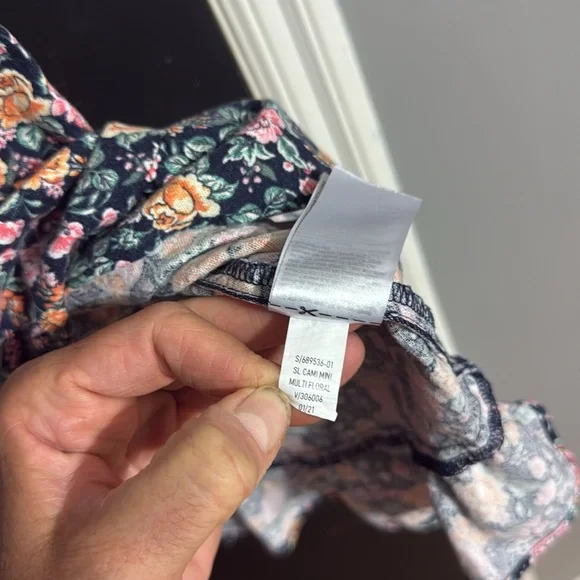 3/$14 Old Navy Floral Linen Blend Cami Mini Dress Size: M Length: 34” - Picture 7 of 7